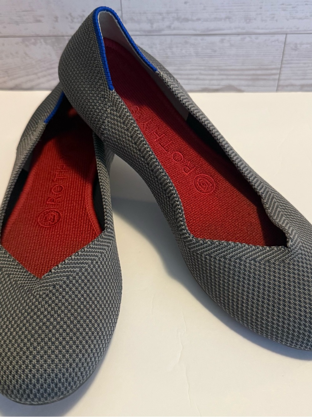 Rothys Ballet Flats Shoes size 7 Gray Round Toe Minimalist Classic Comfort